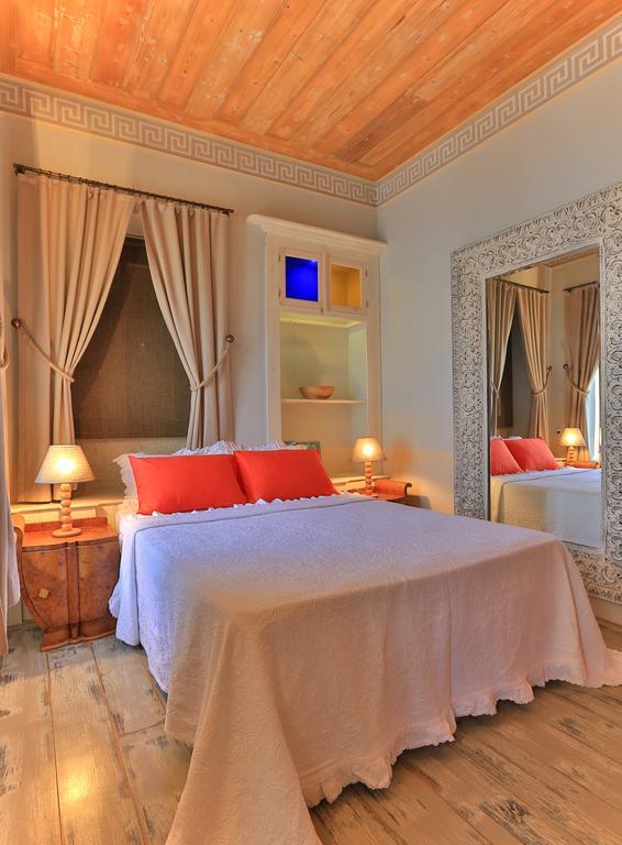 1850 Hotel Kemalpasa Alacati Room photo